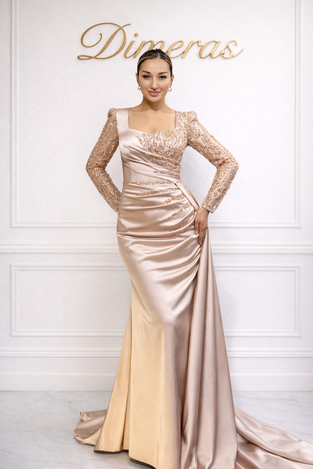 Elegantes Abendkleid in Blau mit Spitze & Satin – Langarm, Bodenlang