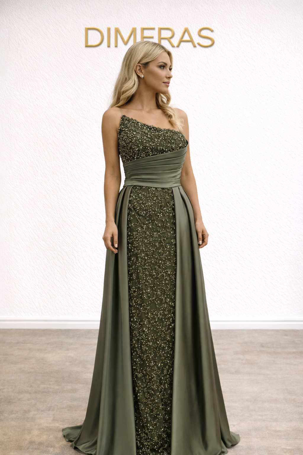 فستان سهرة أنيق بلون الزيتوني - تصميم بدون حمالات مع تطريز رائع